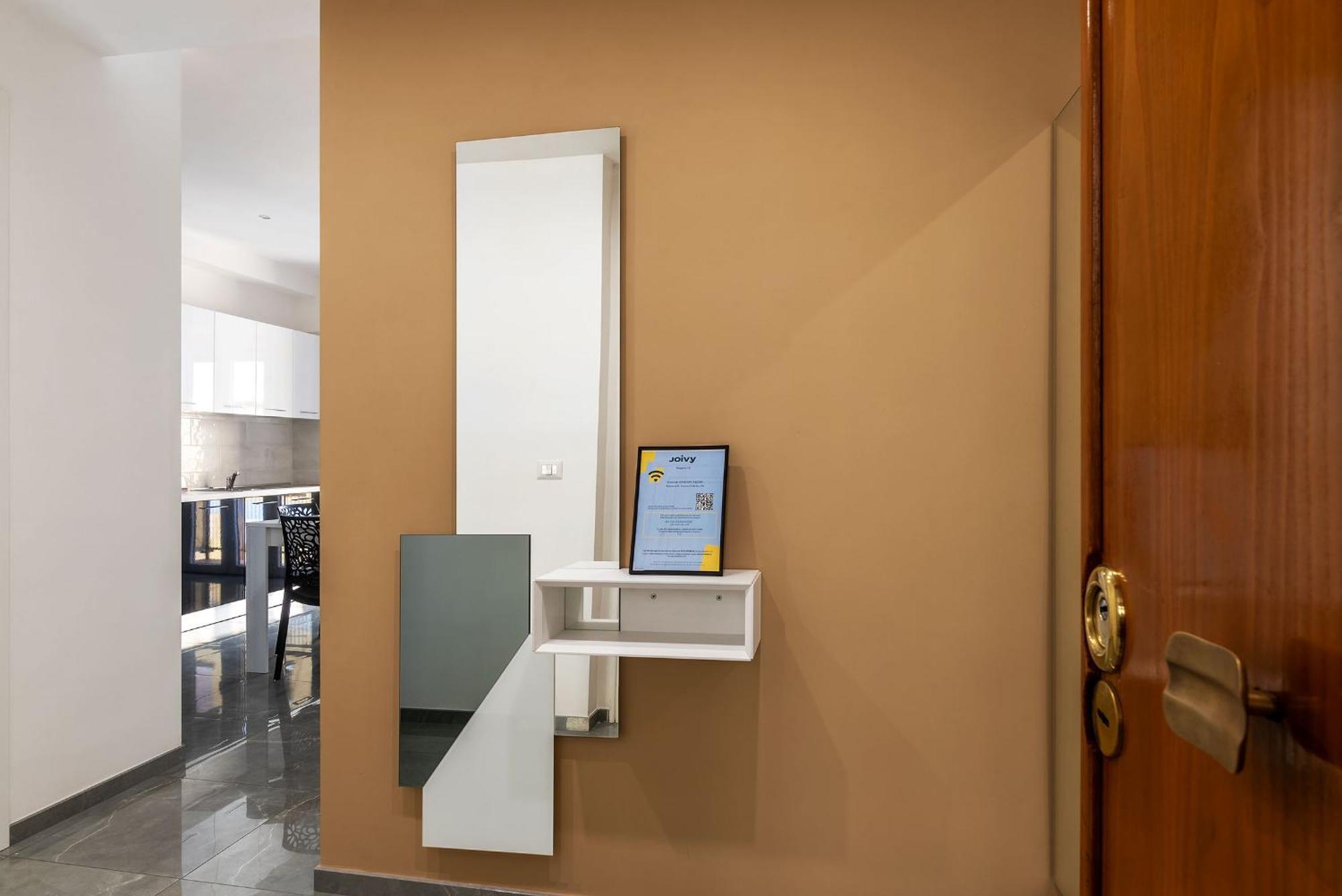 Joivy Delightful 3-Bed Flat With Balcony Apartment Roma Exterior foto